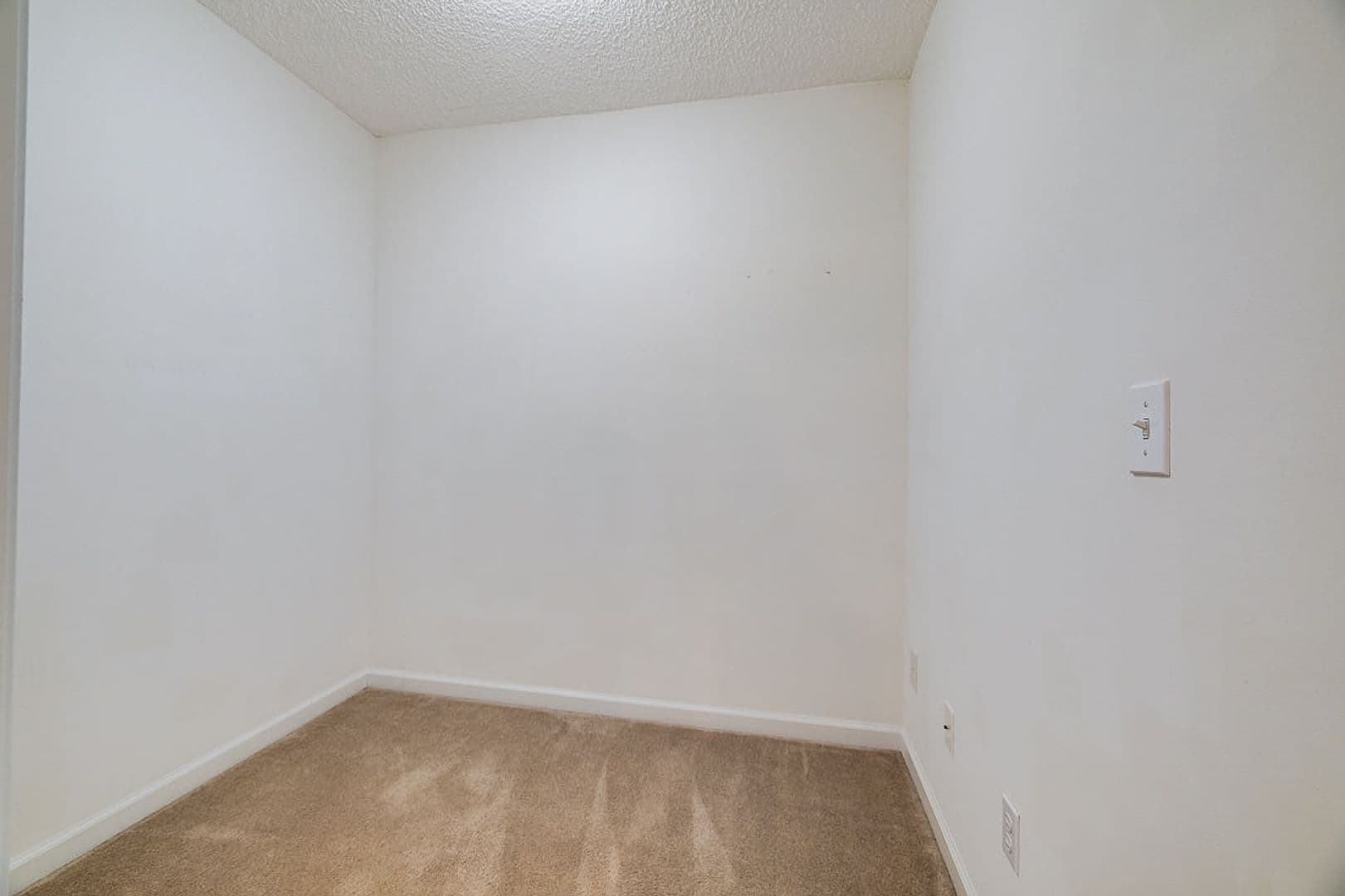Savannah Townhome: 400 Tibet Avenue