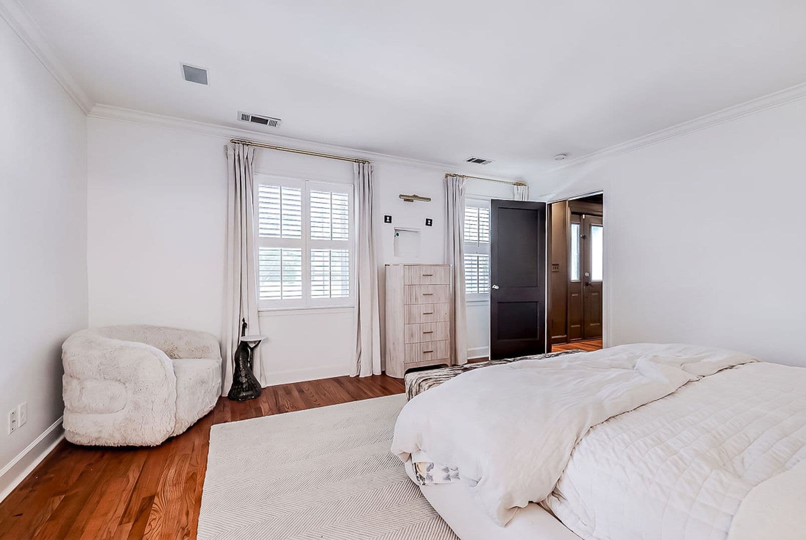 Savannah House: 38 Noble Glen Dr