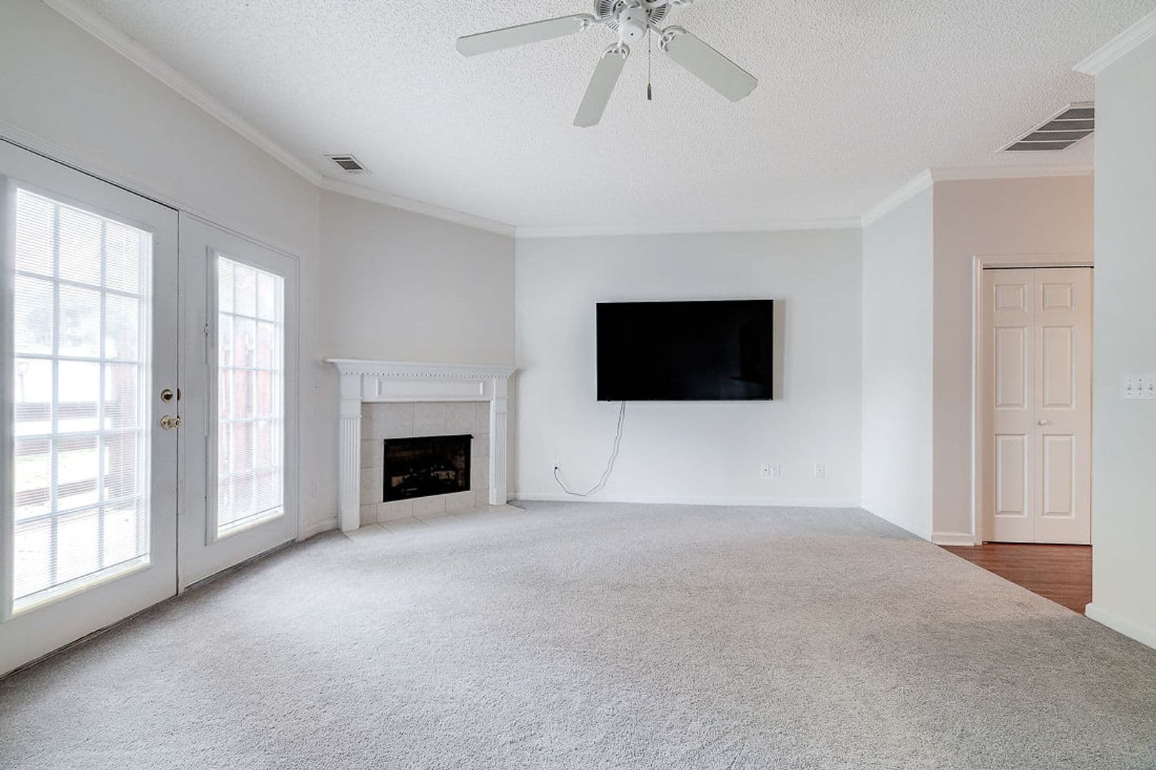 Savannah Townhome: 400 Tibet Avenue