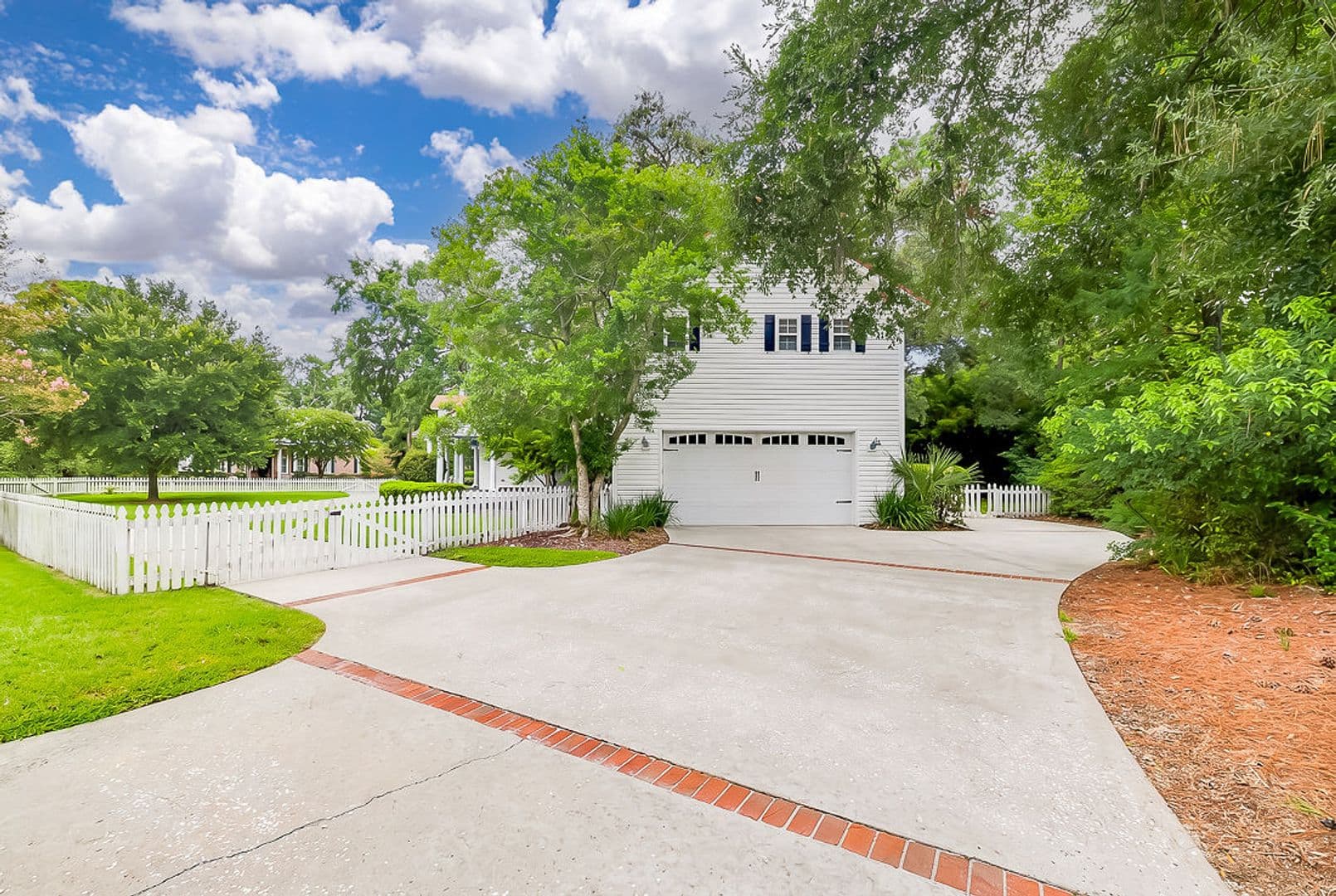 Savannah House: 38 Noble Glen Dr