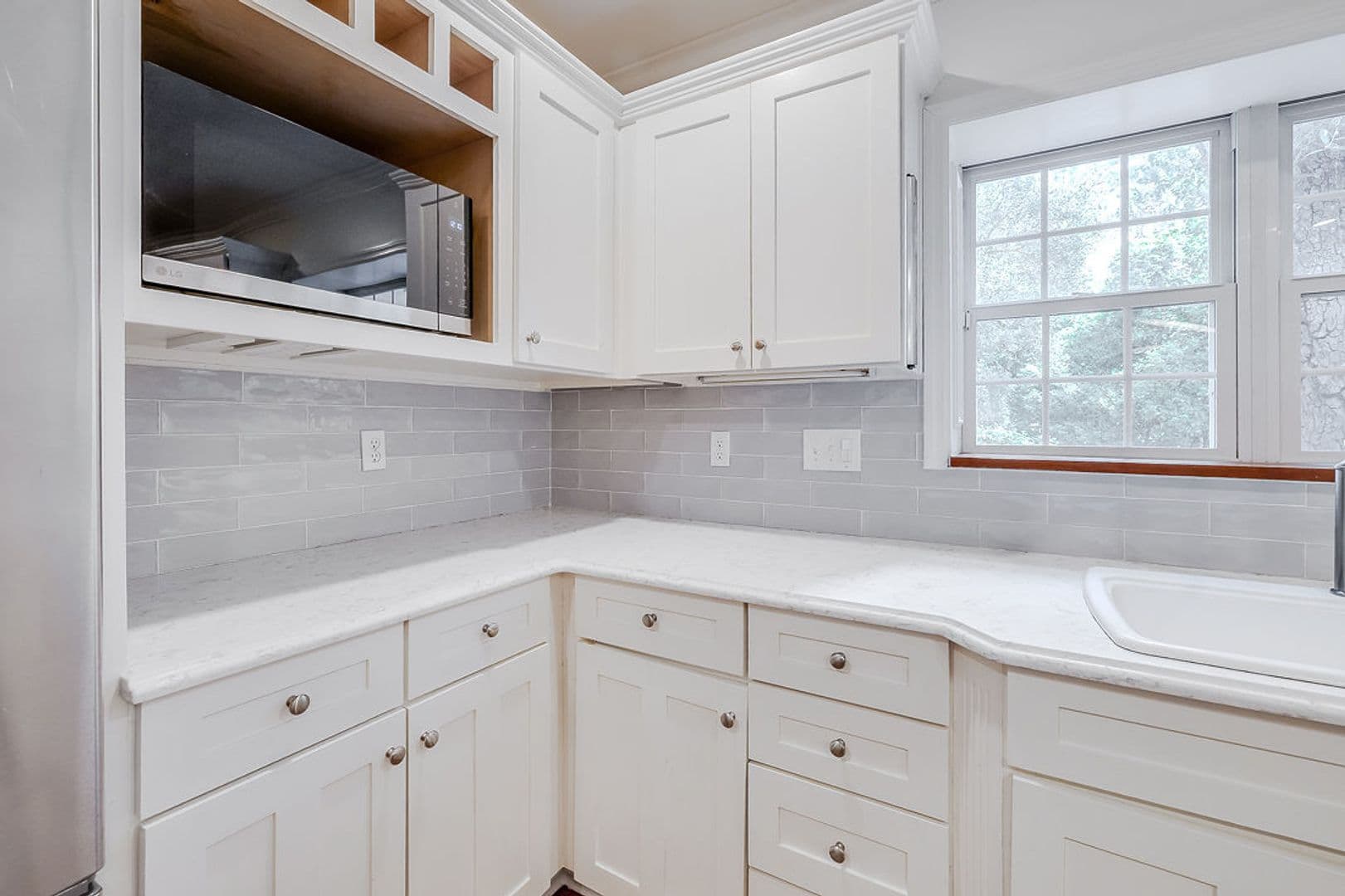 Savannah House: 38 Noble Glen Dr
