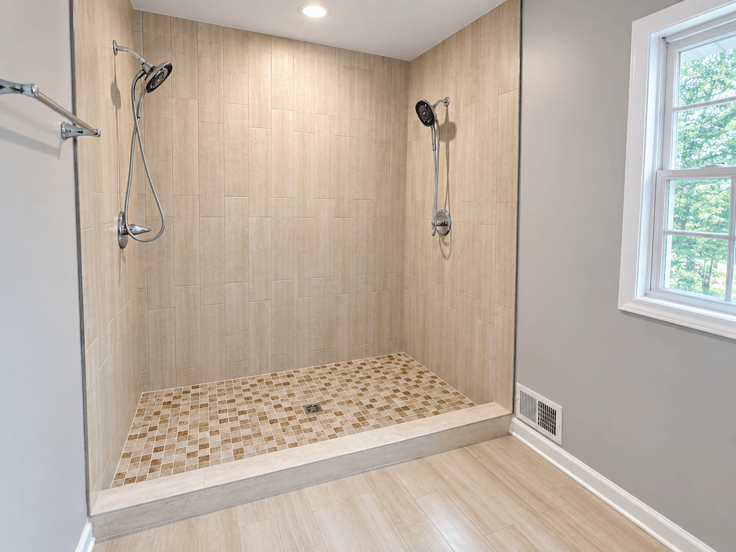 Lexington Apartment: 120 Lake Villa Rd