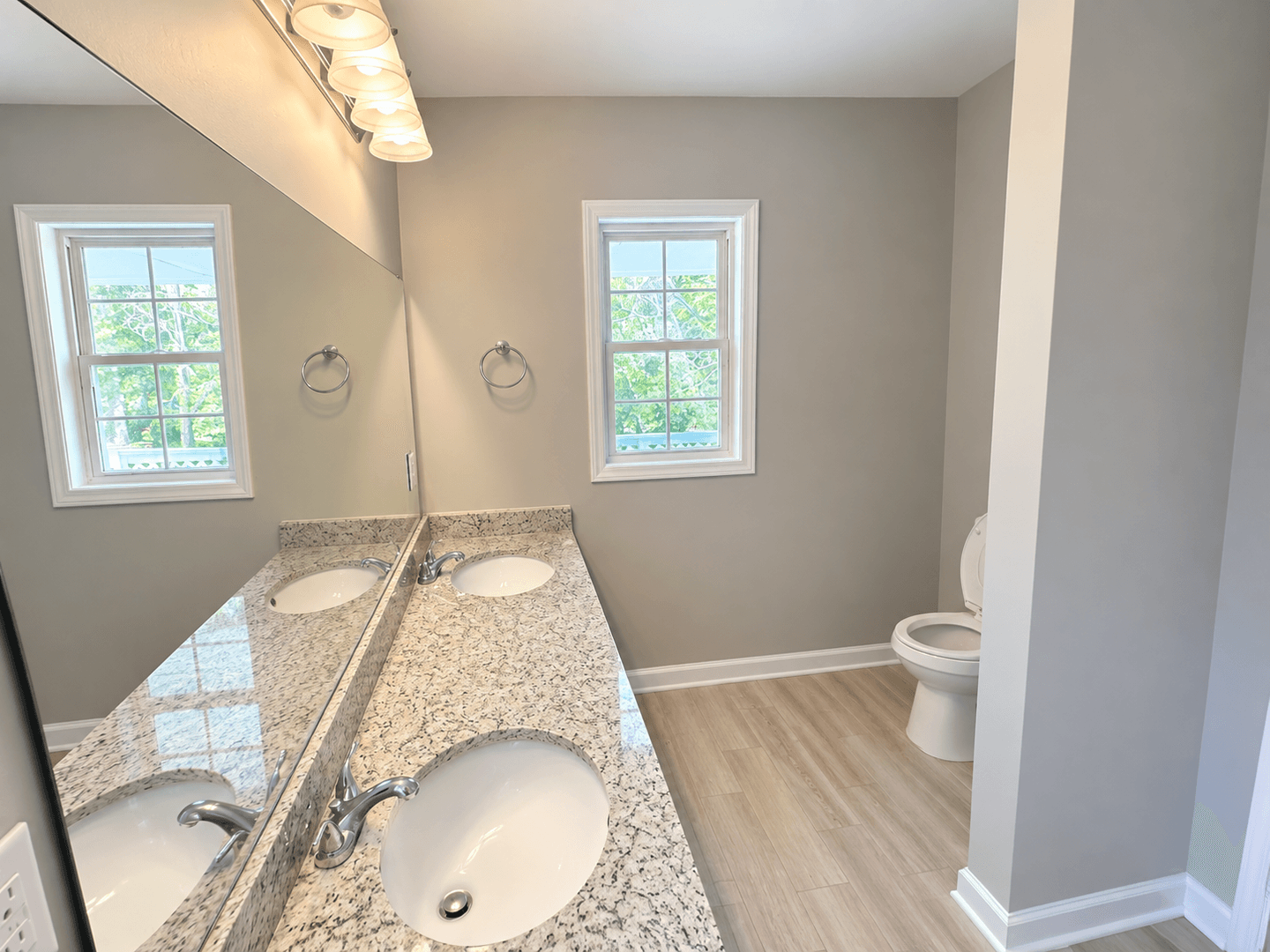 Lexington Apartment: 120 Lake Villa Rd