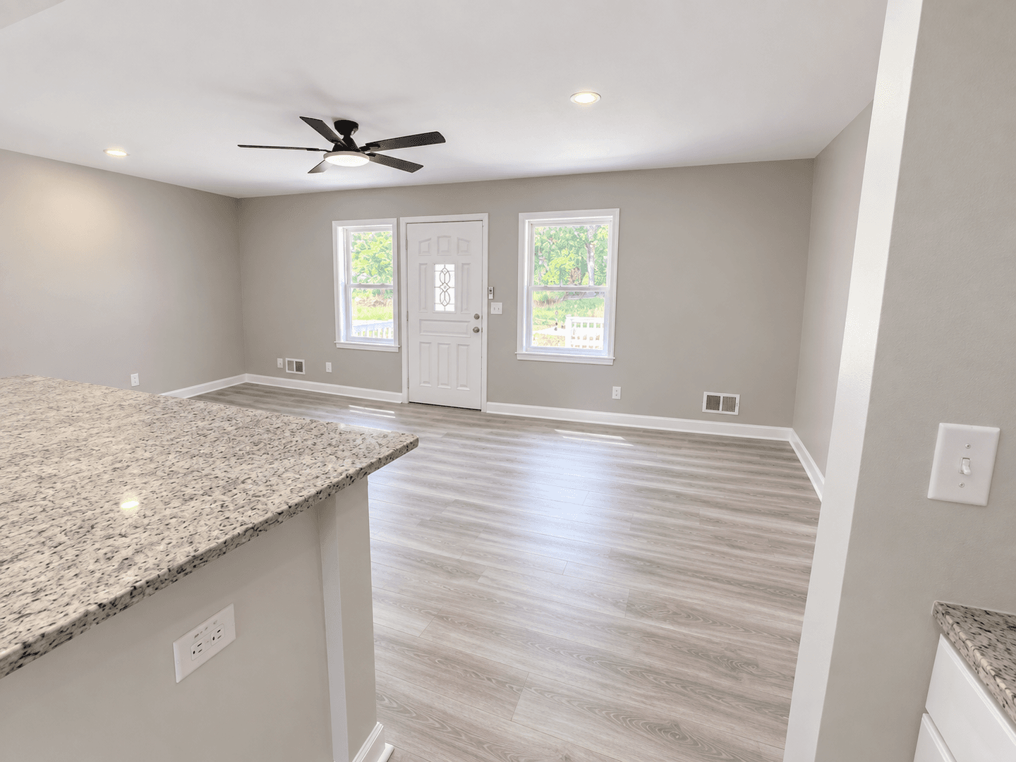 Lexington Apartment: 120 Lake Villa Rd