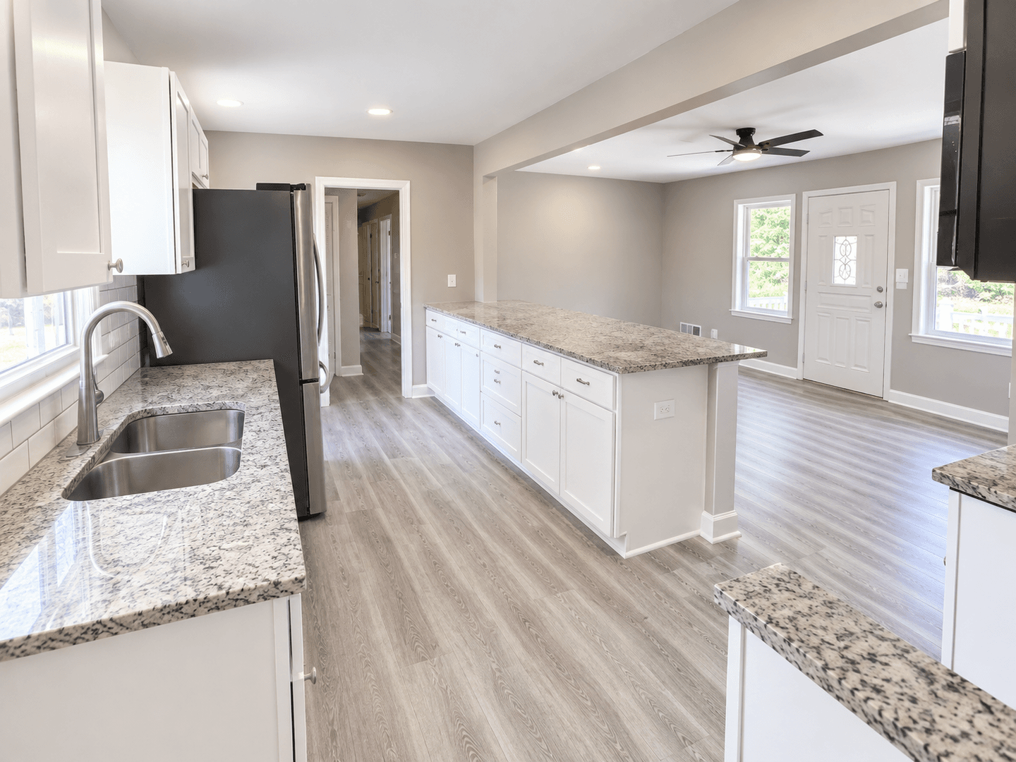 Lexington Apartment: 120 Lake Villa Rd