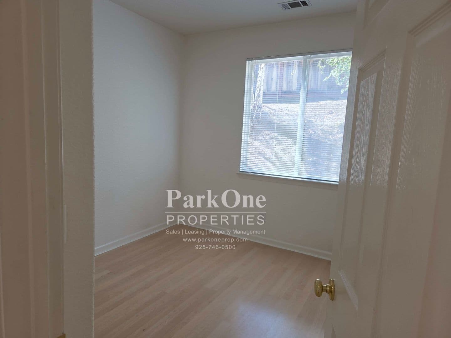 Concord House: 5270 Ambleside Dr