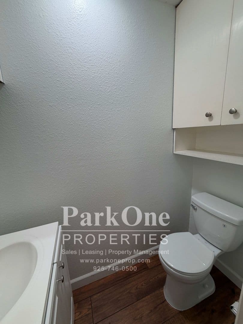 Lafayette House: 3270 Marlene Dr
