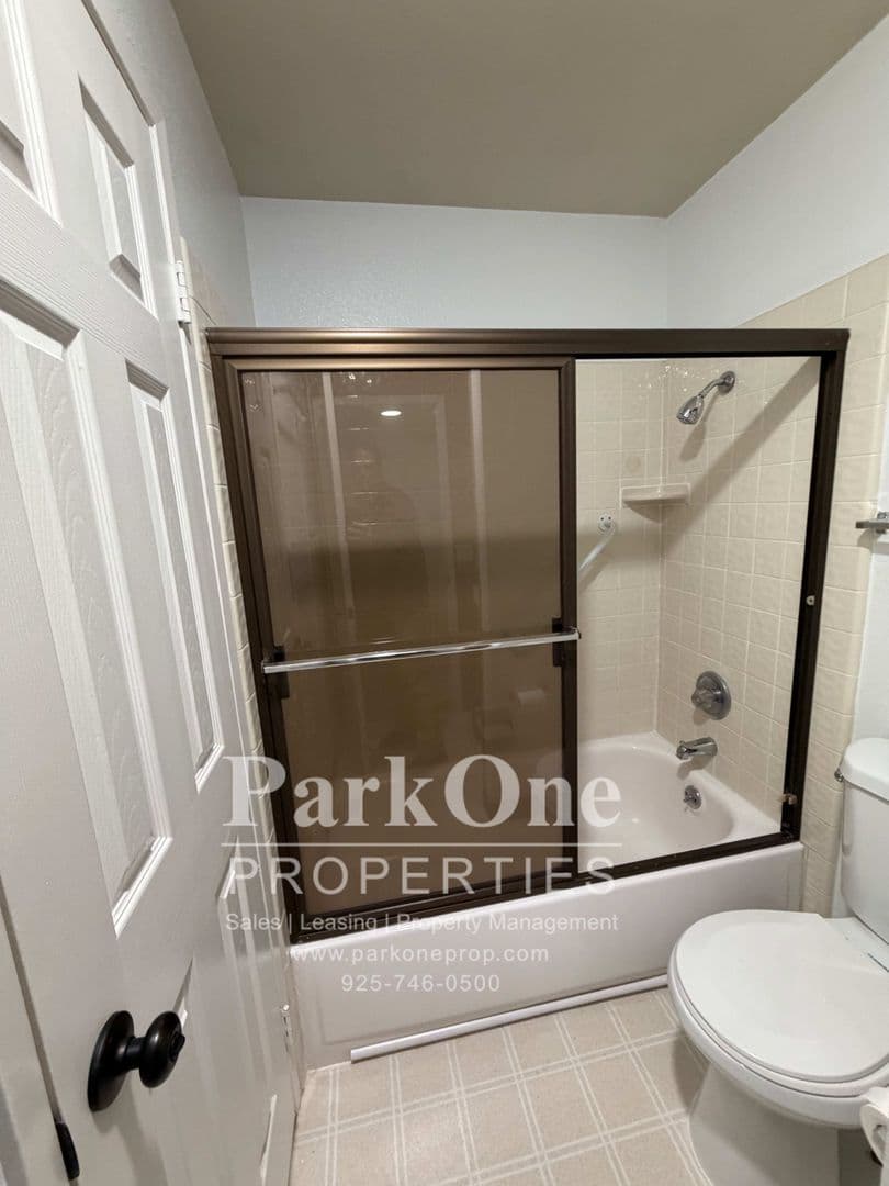Lafayette House: 3270 Marlene Dr