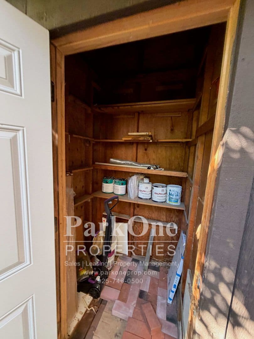 Lafayette House: 3270 Marlene Dr