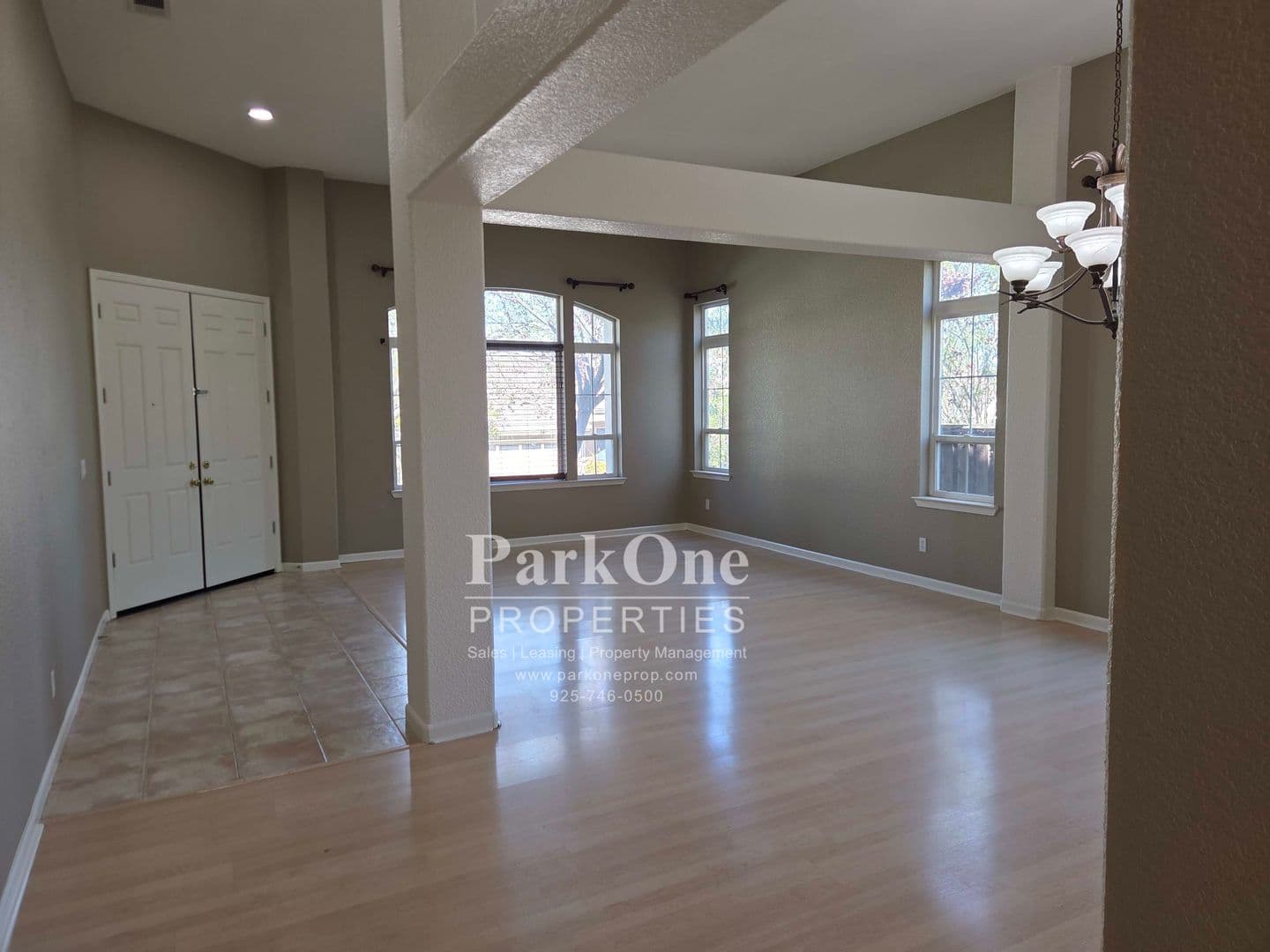 Concord House: 5270 Ambleside Dr