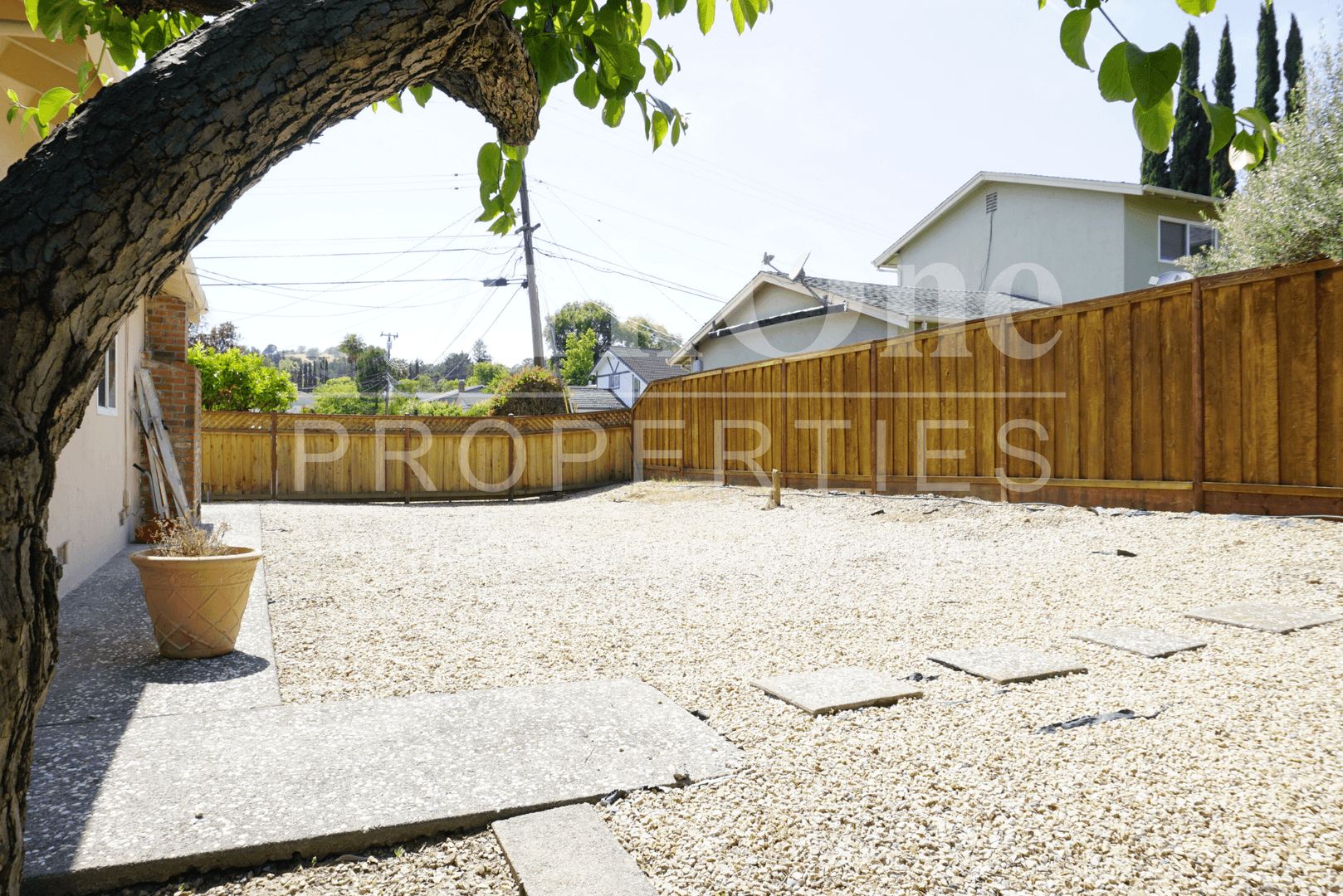 Pleasant Hill House: 2119 Norse Dr