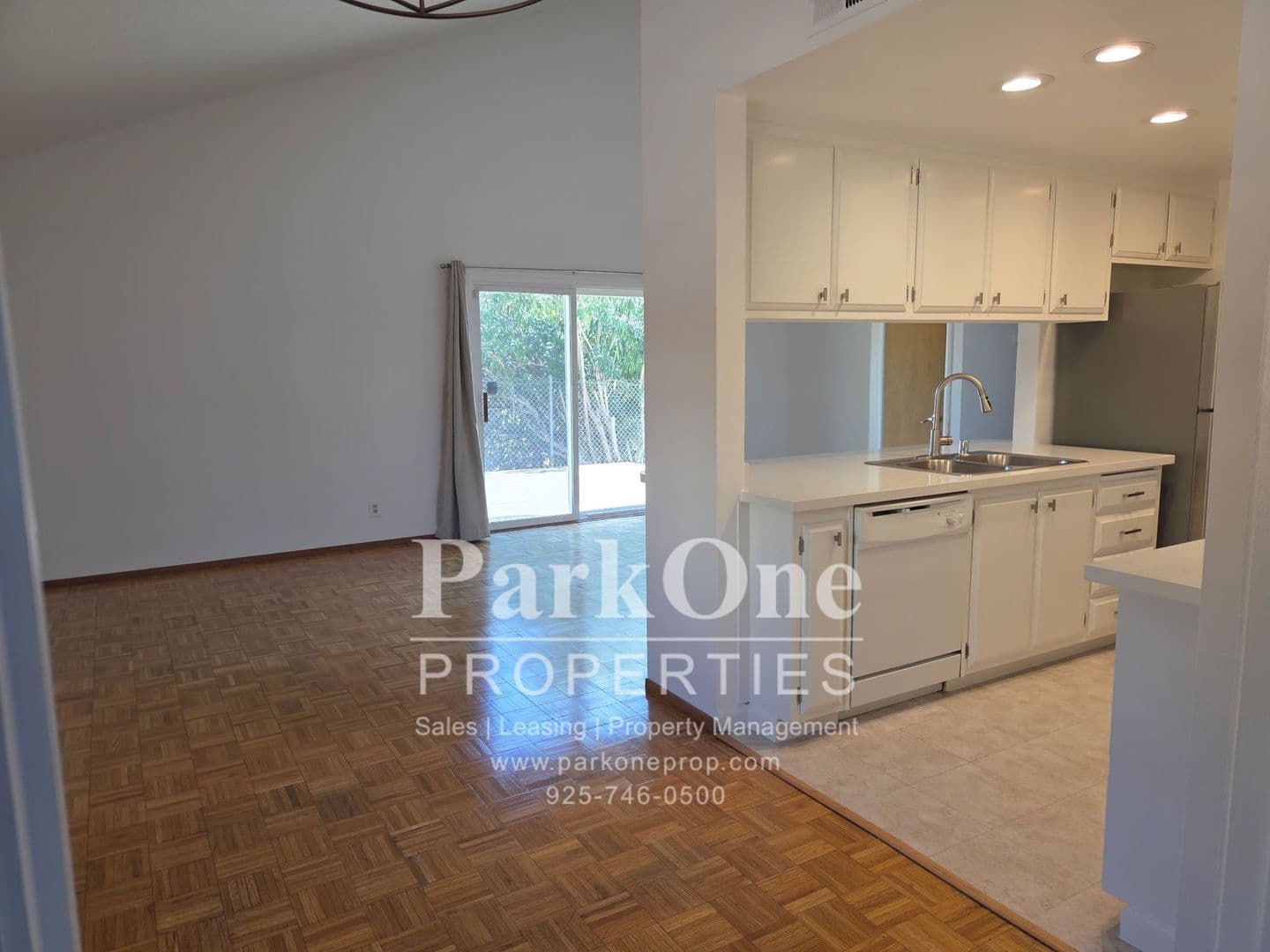 Pleasant Hill House: 2119 Norse Dr