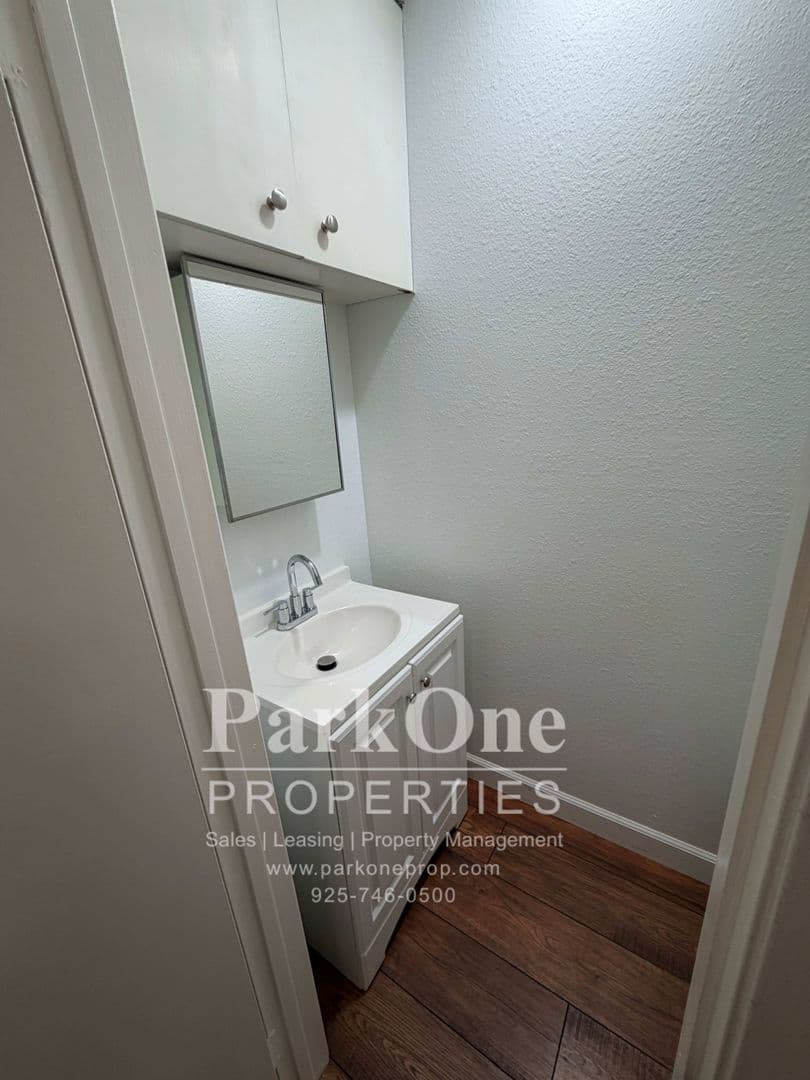 Lafayette House: 3270 Marlene Dr