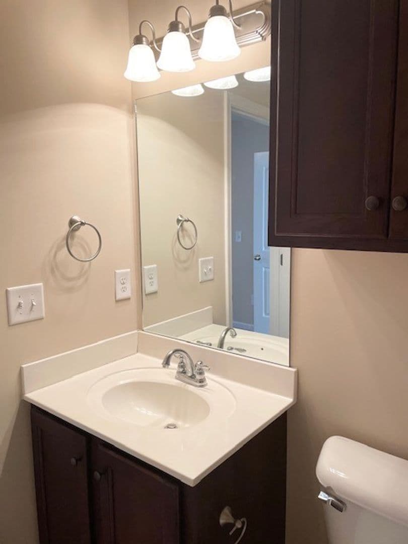 Murfreesboro House: 308 Dill Lane