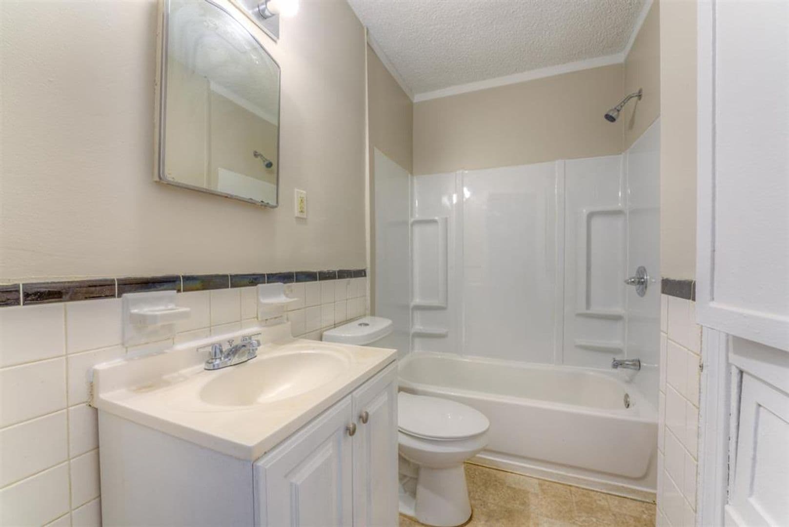 Memphis Apartment: 1736 Edward Ave
