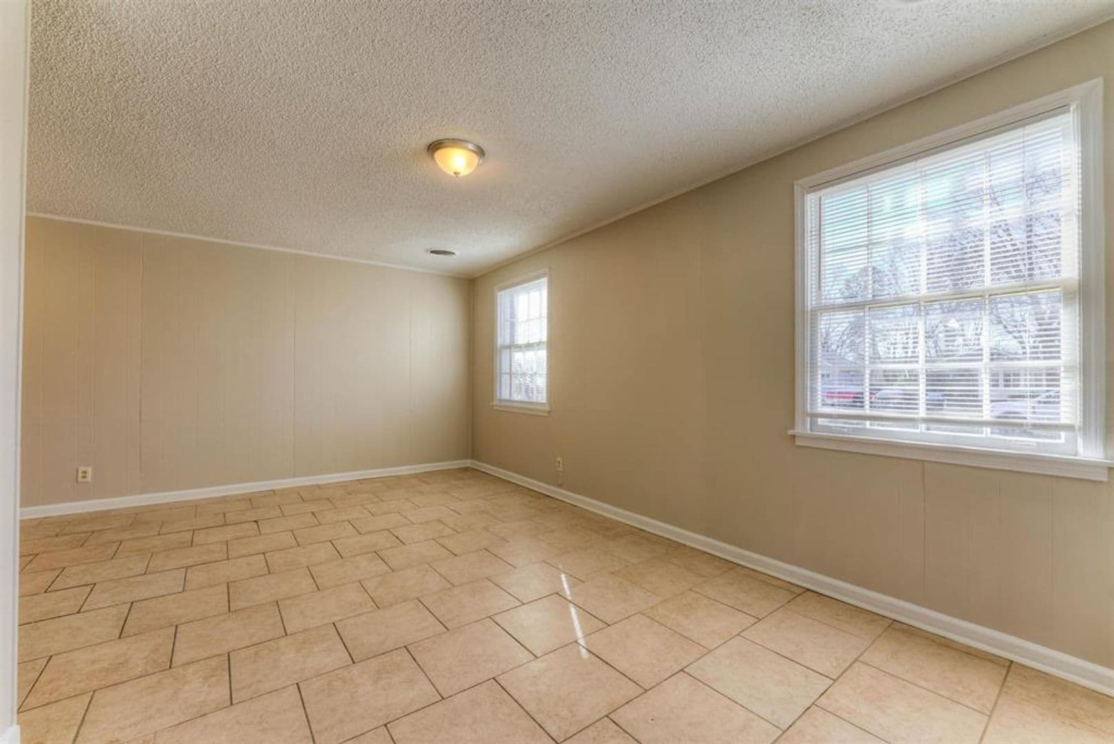 Memphis Apartment: 1736 Edward Ave