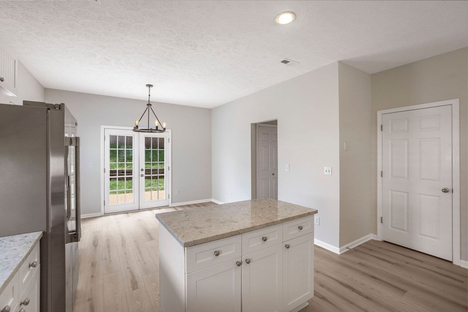 Spring Hill House: 1432 Bern Dr