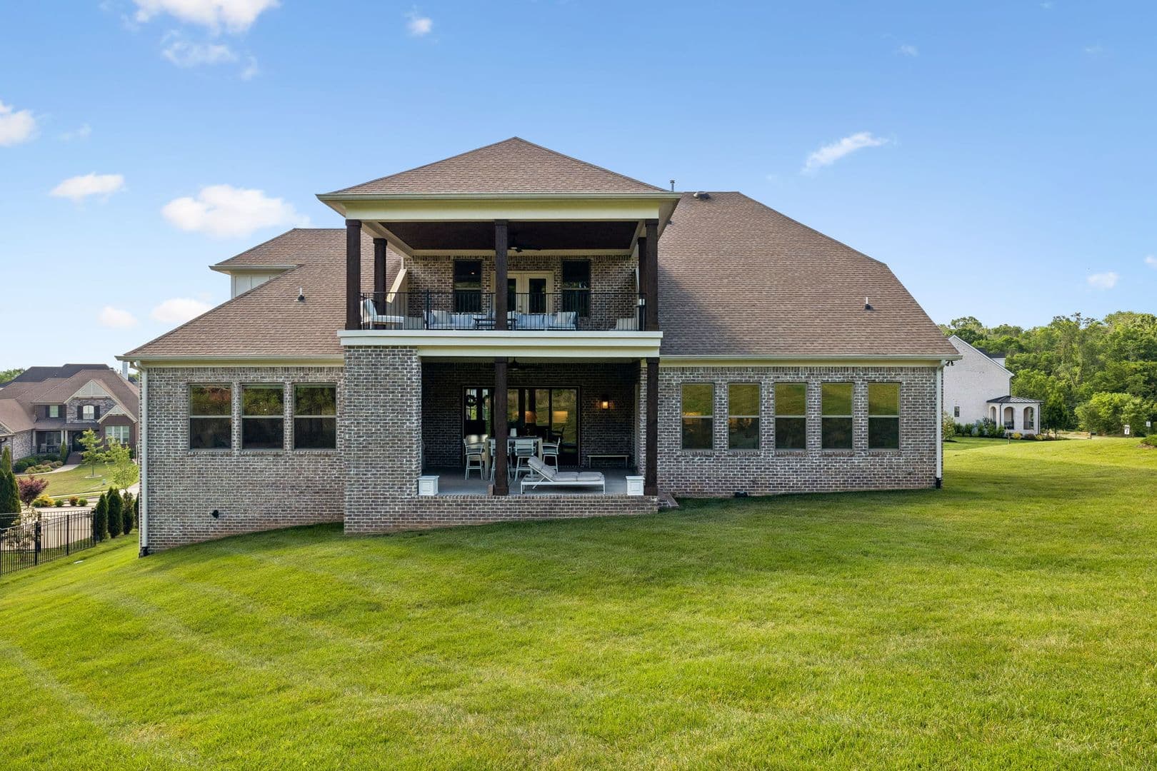 Brentwood House: 1925 Parade Dr