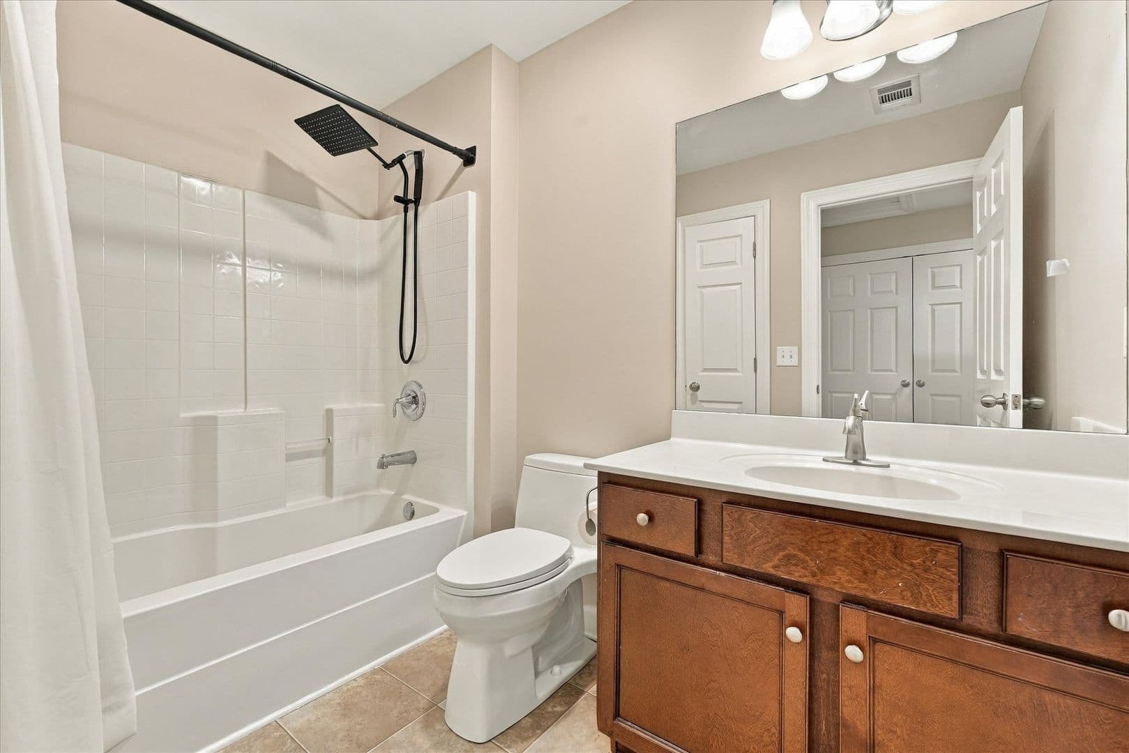 Franklin House: 1414-a Chantilly Ln