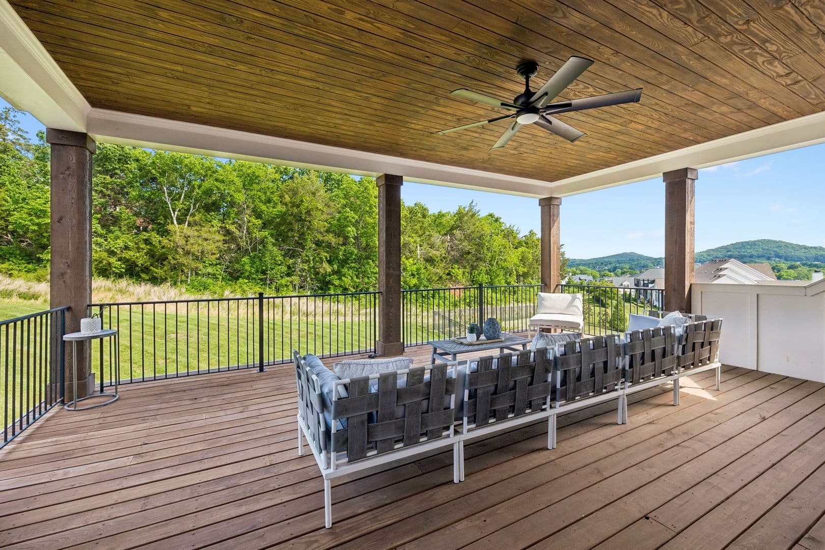 Brentwood House: 1925 Parade Dr