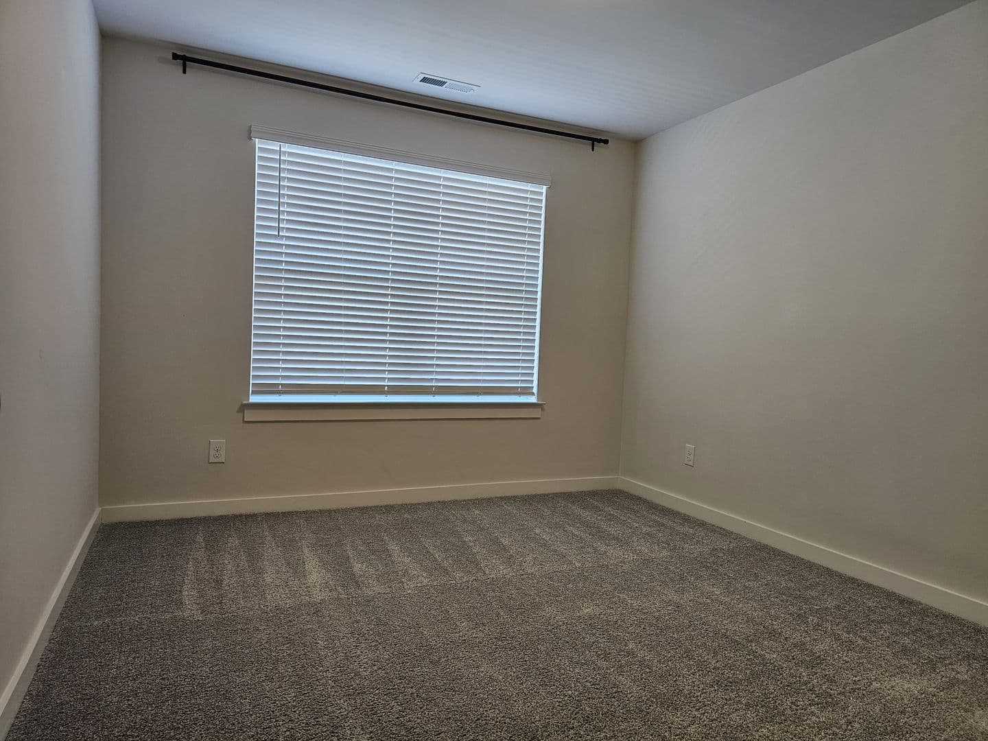 Spring Hill House: 645 Birdie Drive