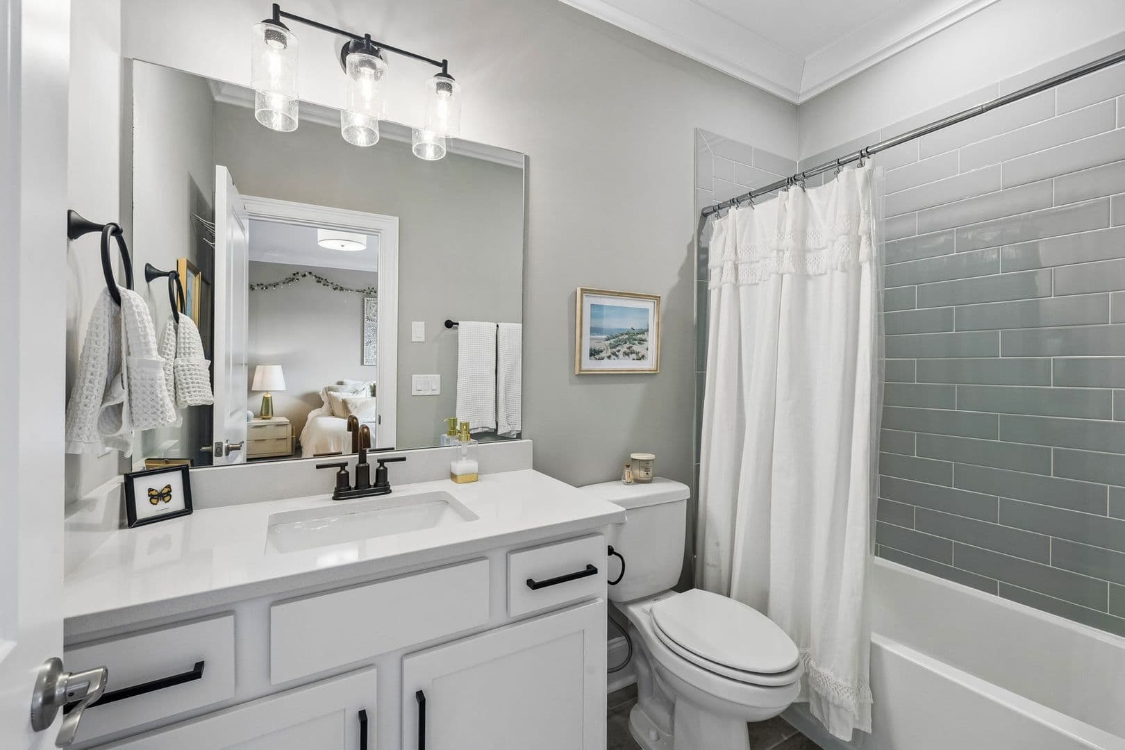 Brentwood House: 1925 Parade Dr