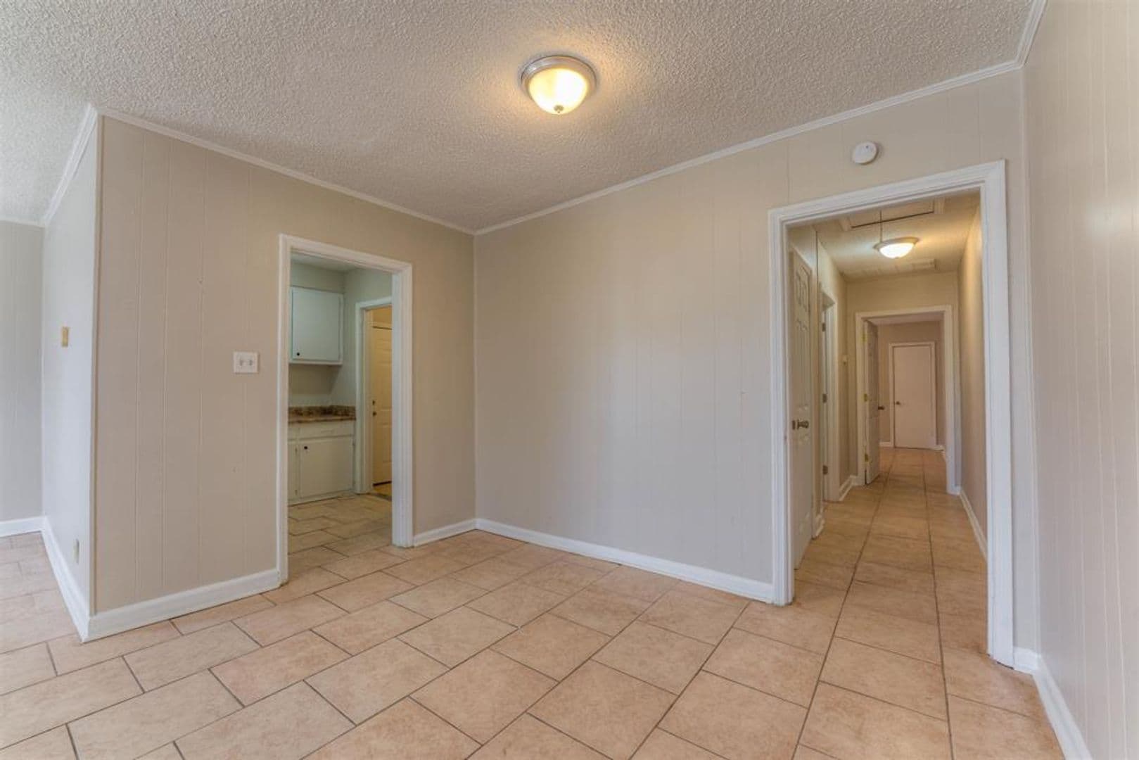 Memphis Apartment: 1736 Edward Ave