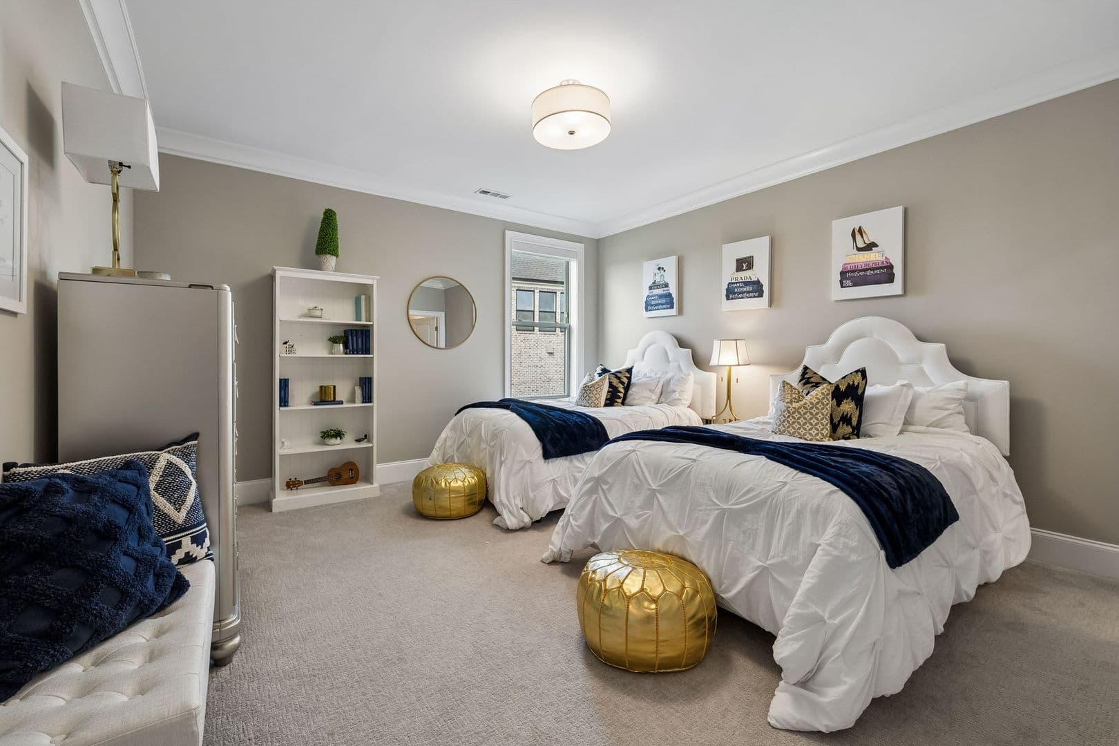 Brentwood House: 1925 Parade Dr