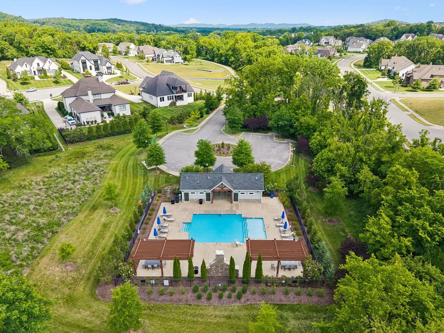 Brentwood House: 1925 Parade Dr