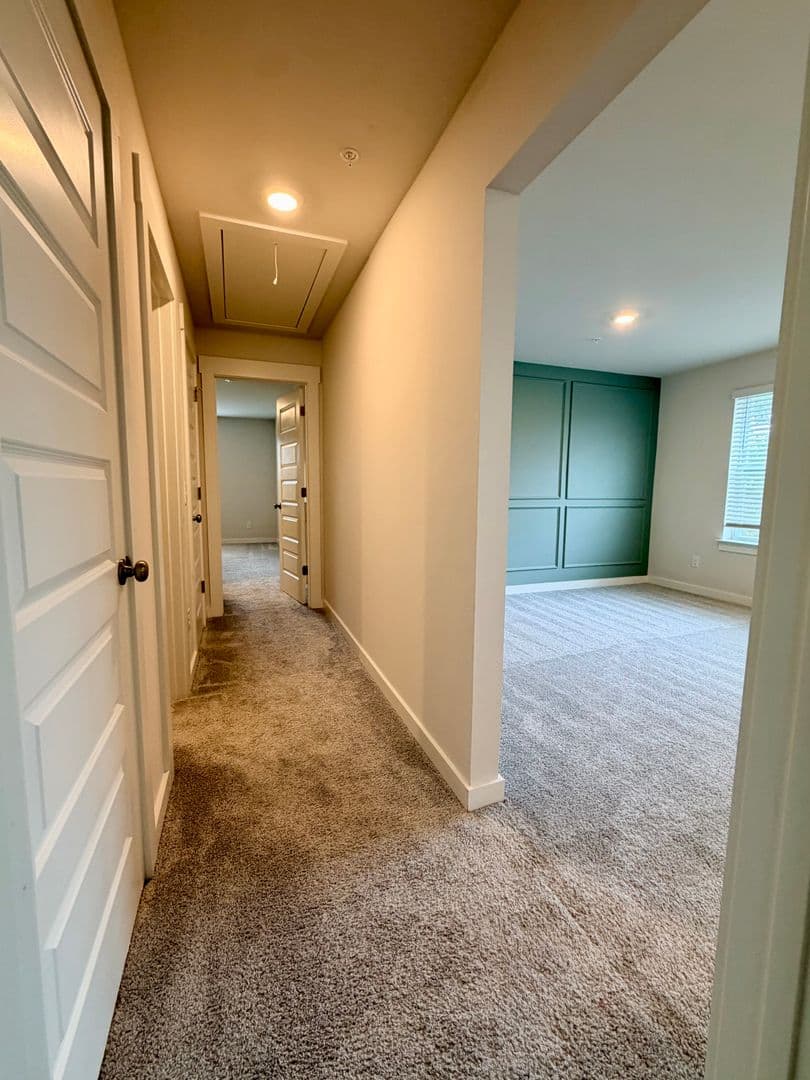 Spring Hill House: 645 Birdie Drive