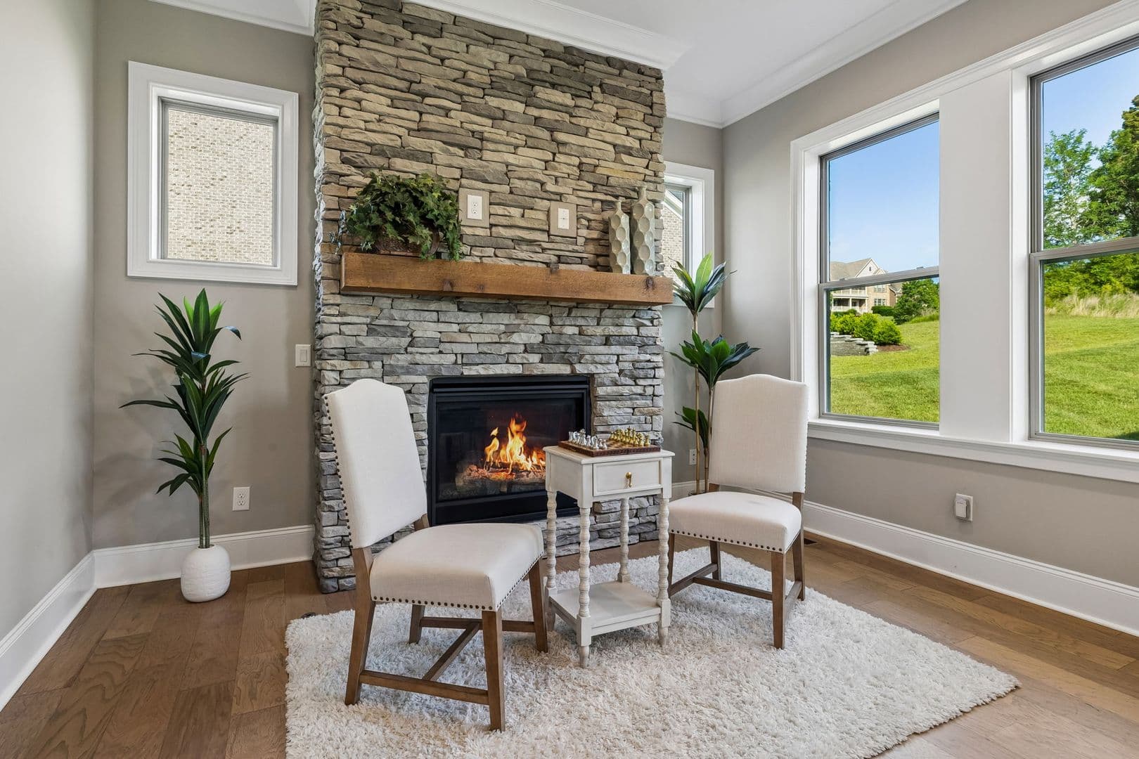 Brentwood House: 1925 Parade Dr