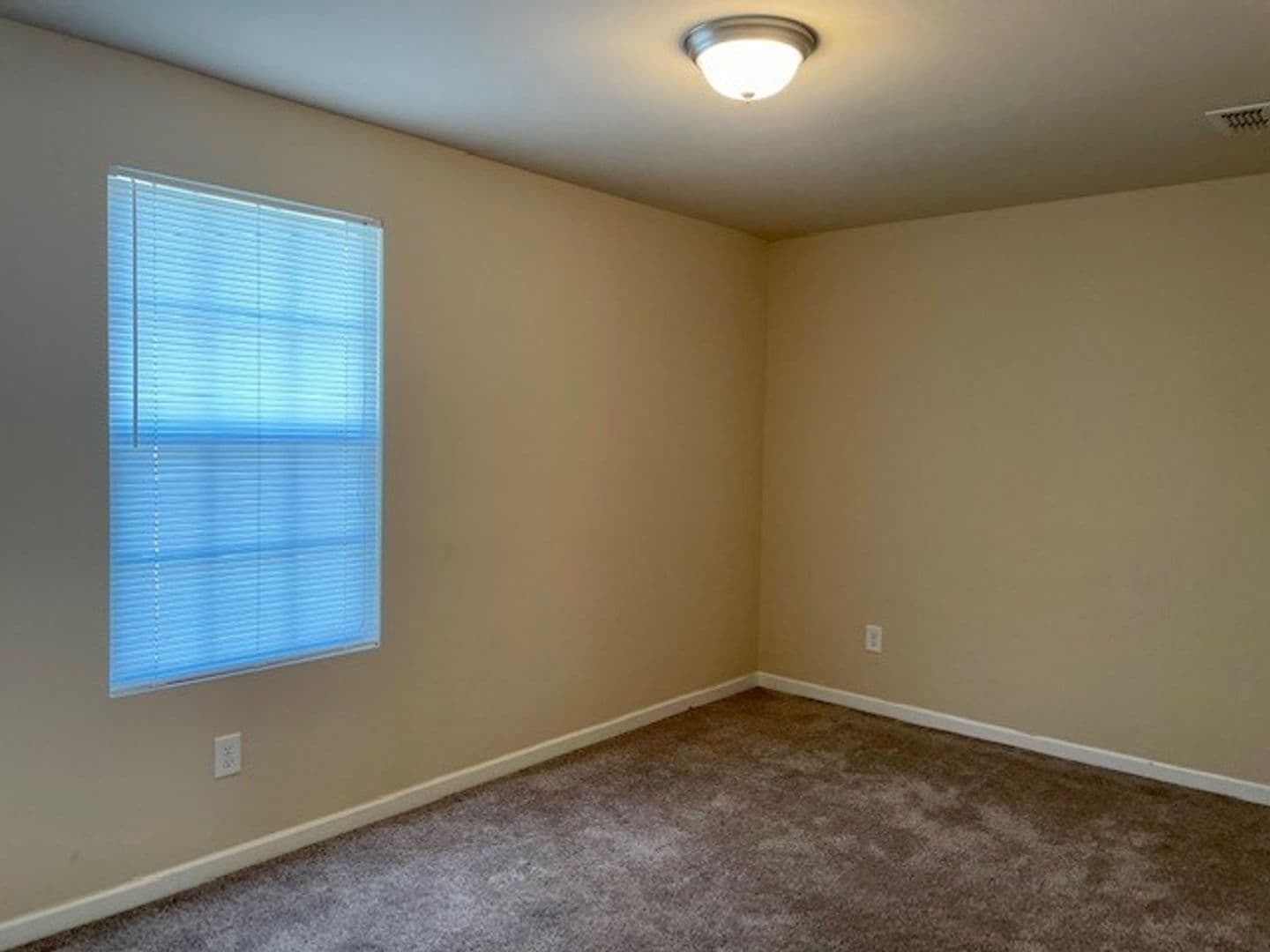 Murfreesboro House: 308 Dill Lane