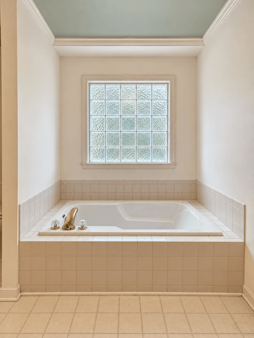 Franklin House: 5668 Pinewood Rd