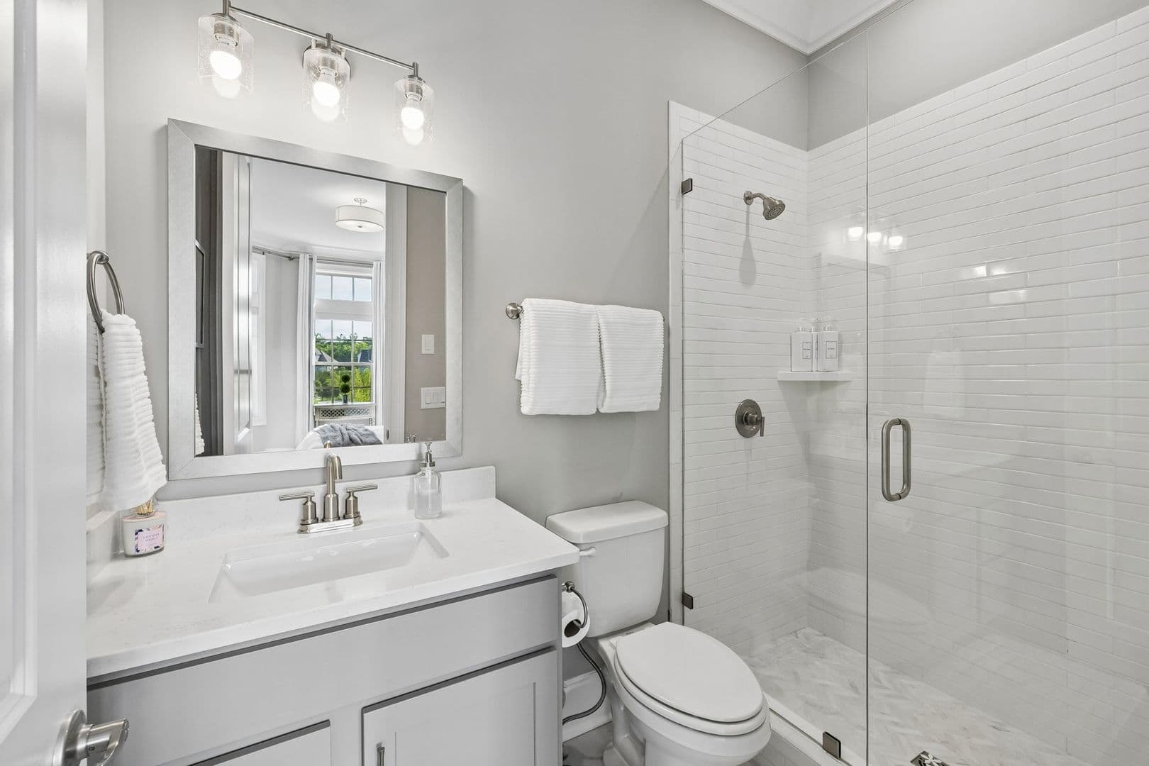 Brentwood House: 1925 Parade Dr