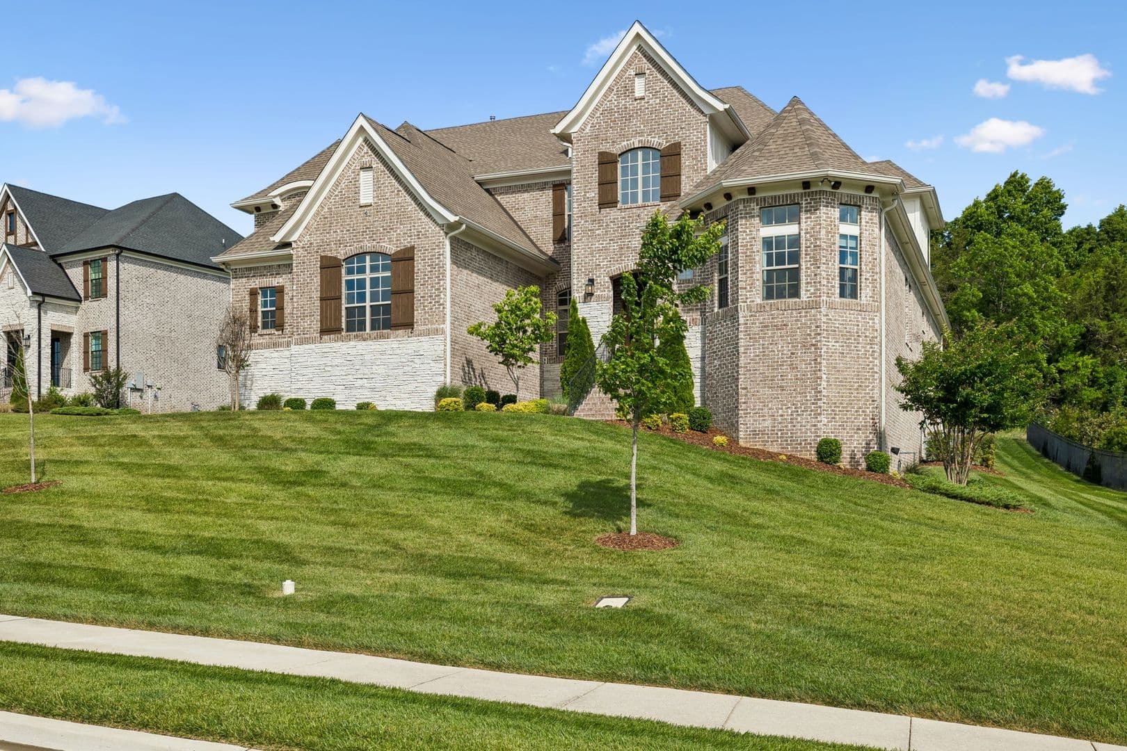 Brentwood House: 1925 Parade Dr