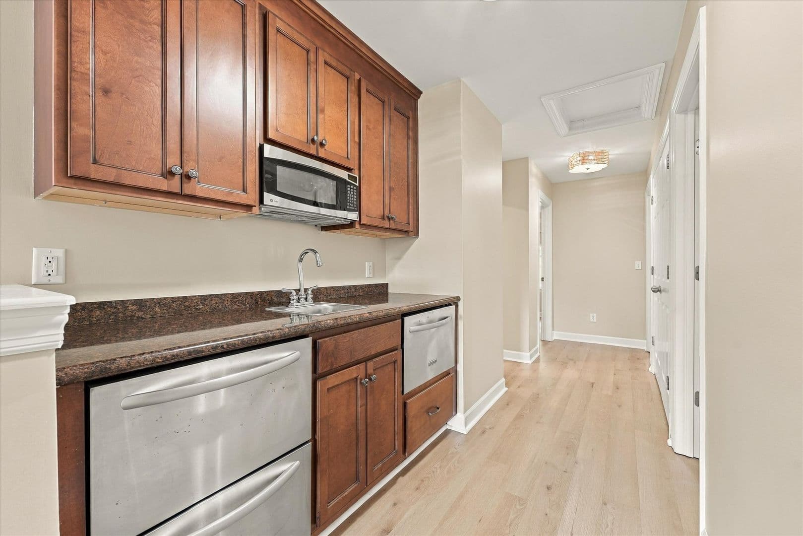 Franklin House: 1414-a Chantilly Ln