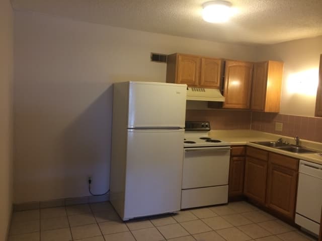 Lawrence Apartment: 2327-2348 Murphy Drive