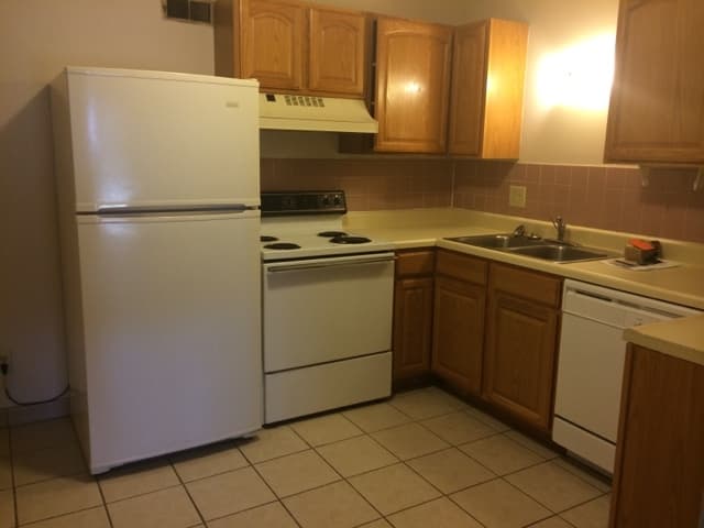 Lawrence Apartment: 2327-2348 Murphy Drive