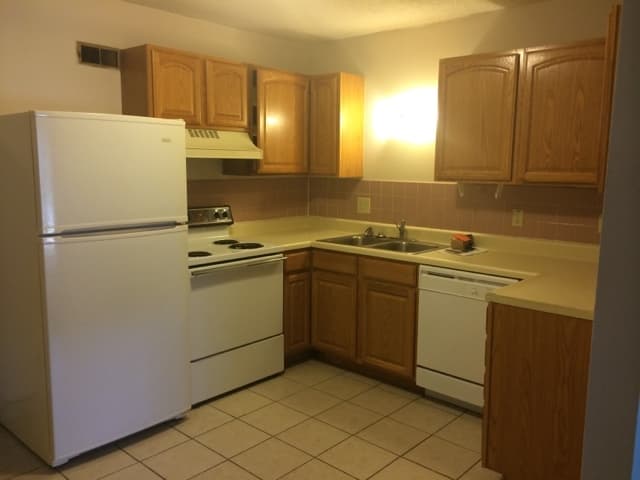 Lawrence Apartment: 2327-2348 Murphy Drive