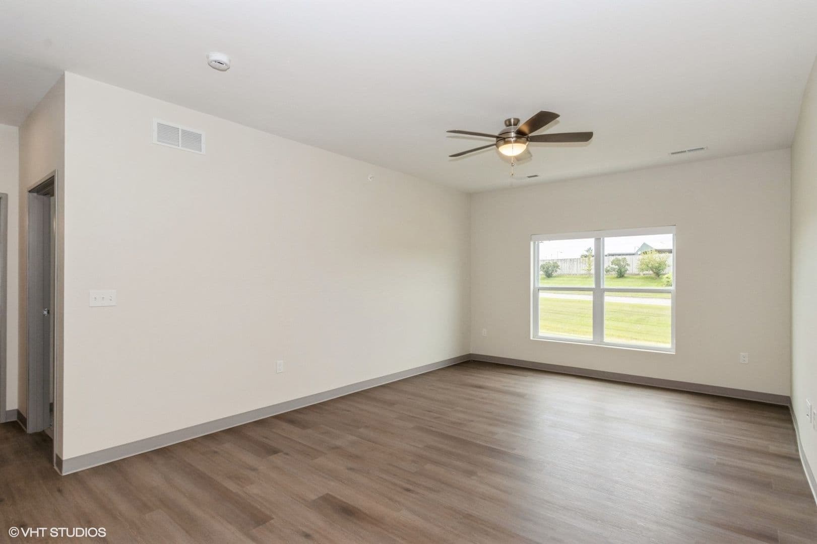 Cedar Rapids Apartment: 4025 Westdale Parkway SW