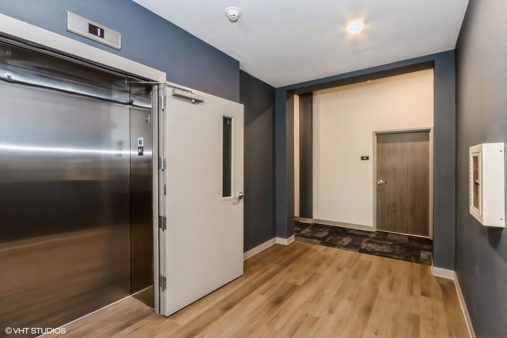 Cedar Rapids Apartment: 4025 Westdale Parkway SW