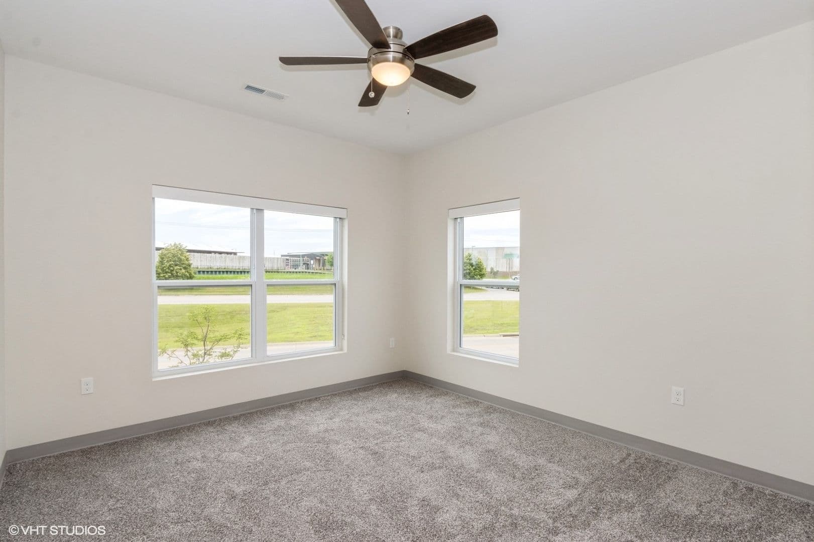 Cedar Rapids Apartment: 4025 Westdale Parkway SW