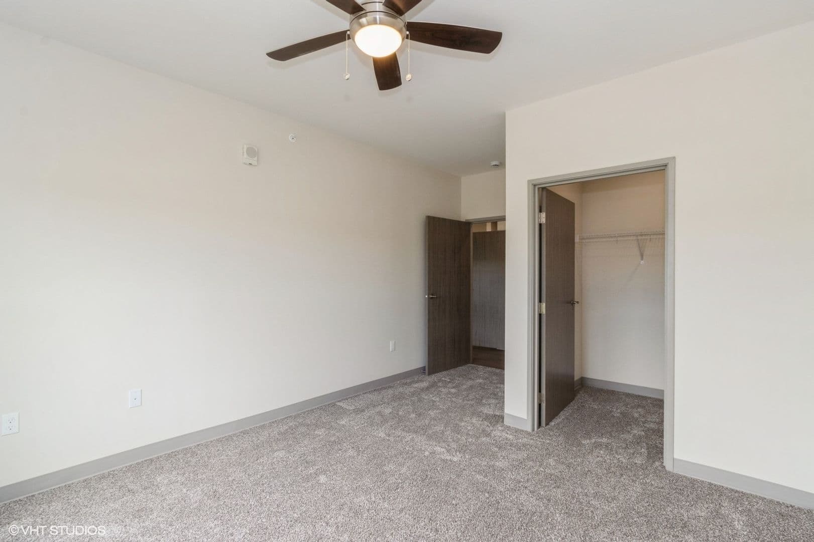 Cedar Rapids Apartment: 4025 Westdale Parkway SW