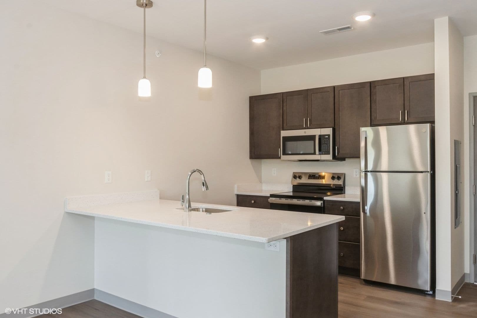 Cedar Rapids Apartment: 4025 Westdale Parkway SW