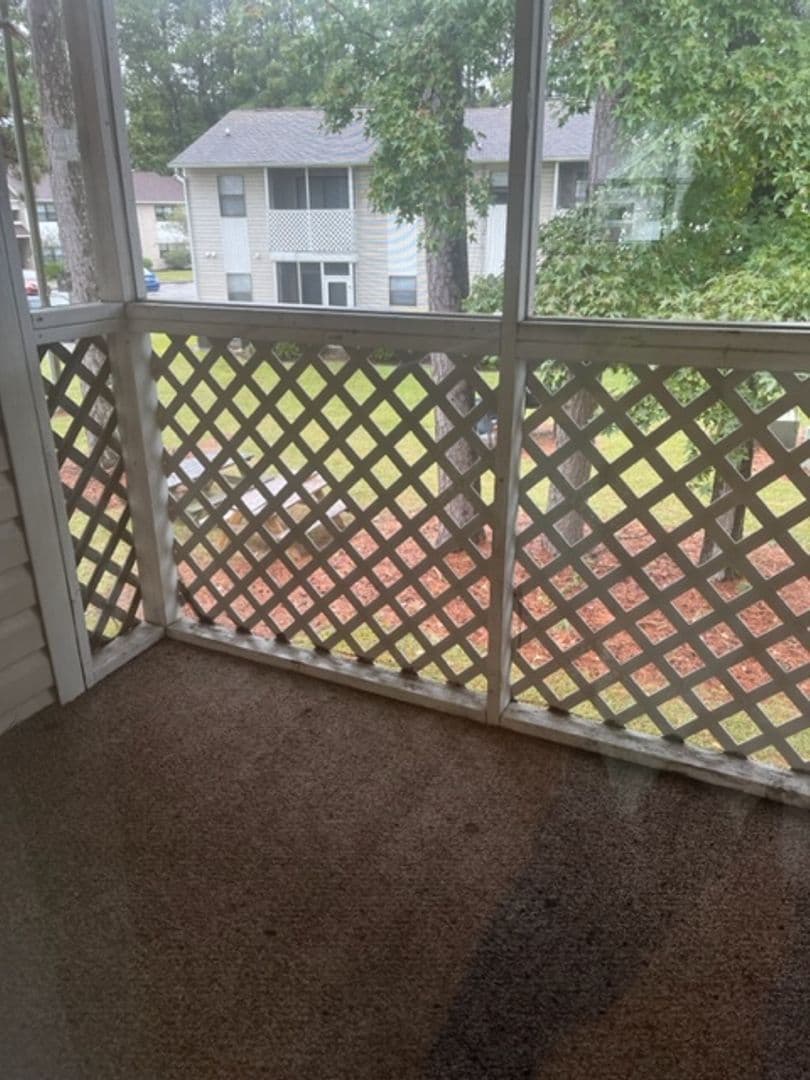 Jacksonville Apartment: 203 Valencia Drive
