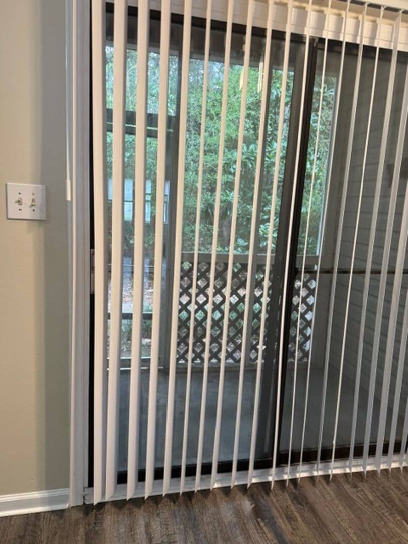 Jacksonville Apartment: 203 Valencia Drive