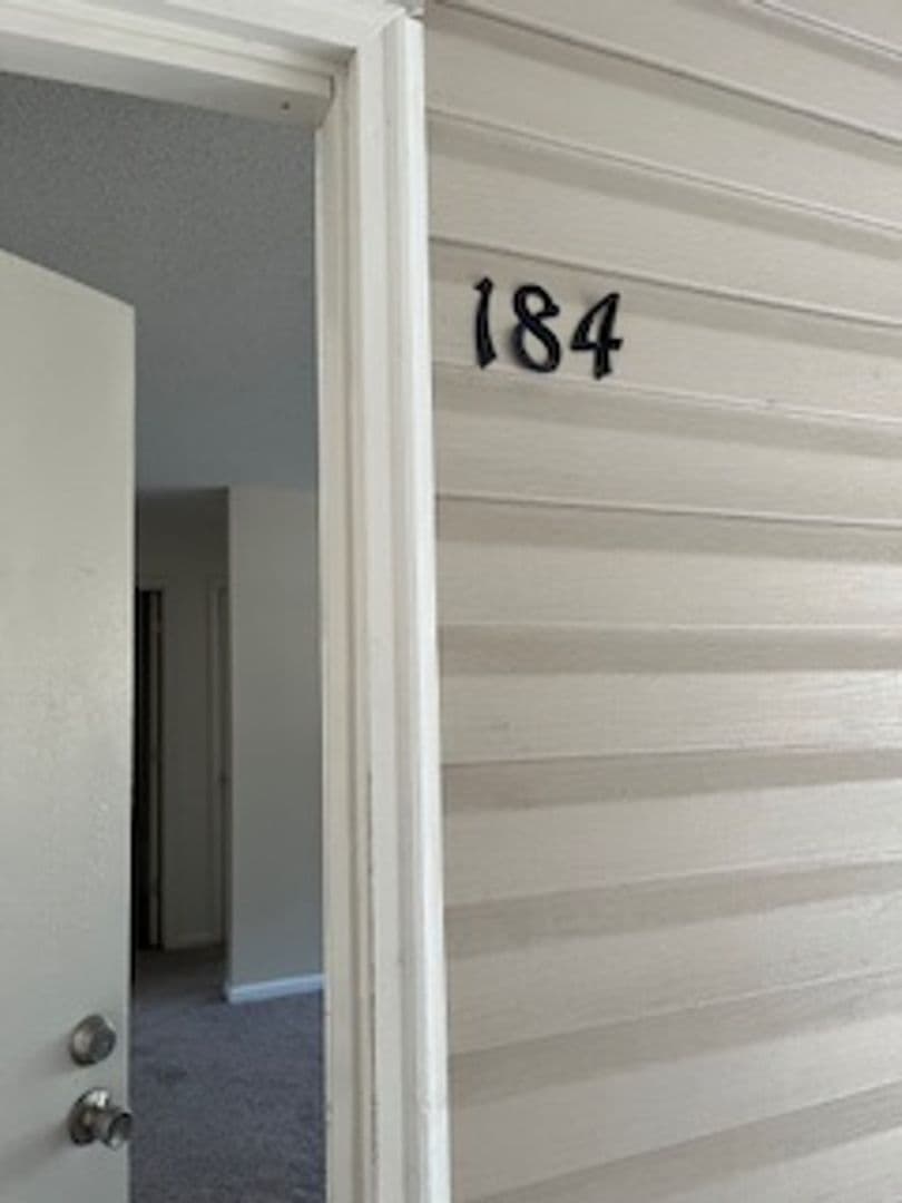 Jacksonville Apartment: 203 Valencia Drive