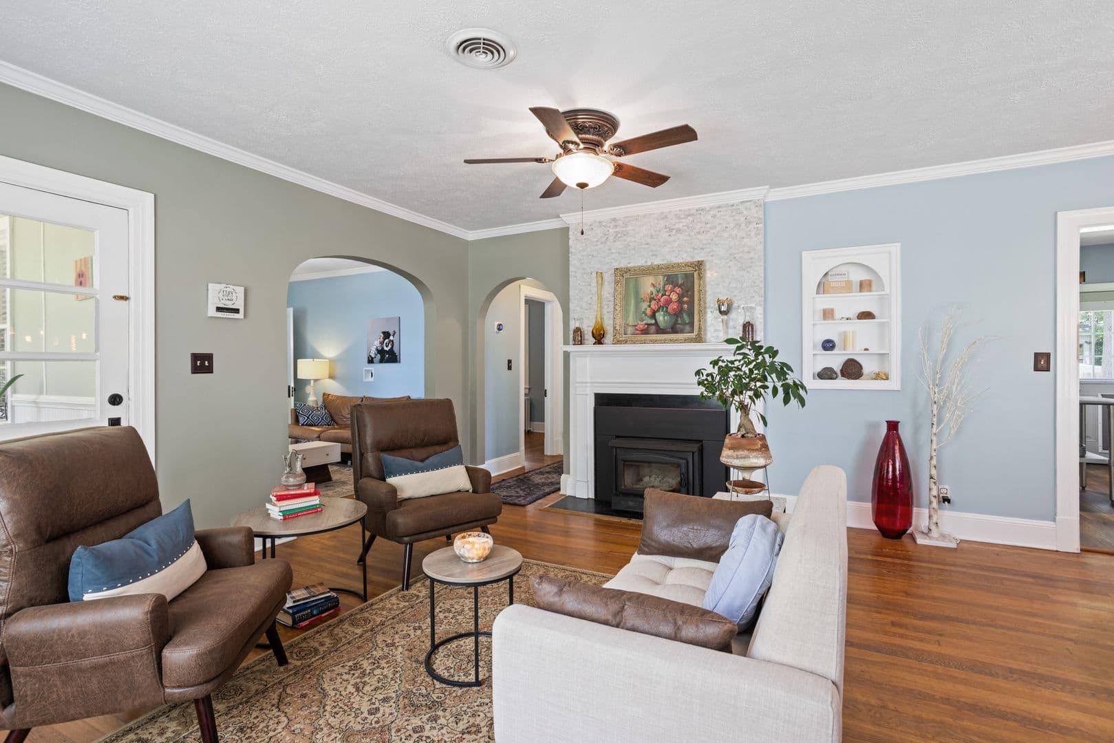 Colonial Heights House: 208 Marvin Ave