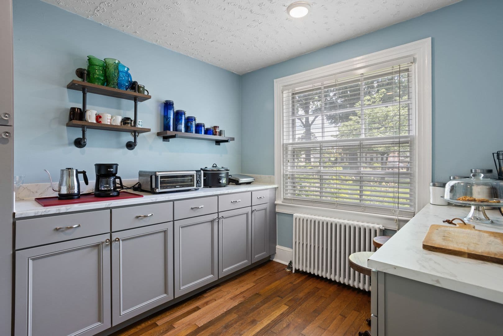 Colonial Heights House: 208 Marvin Ave