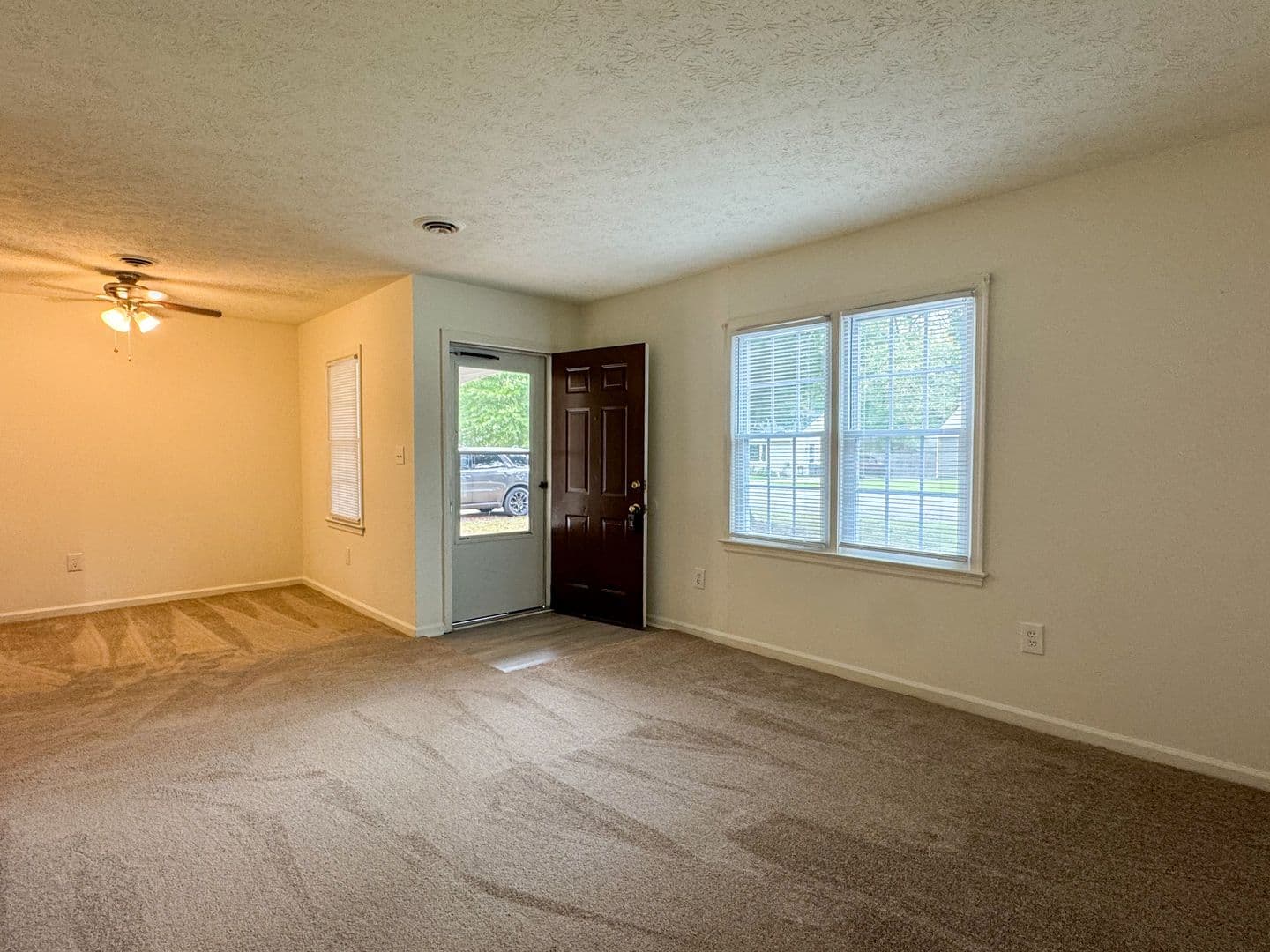 S. Chesterfield House: 20805 A Shaker Dr